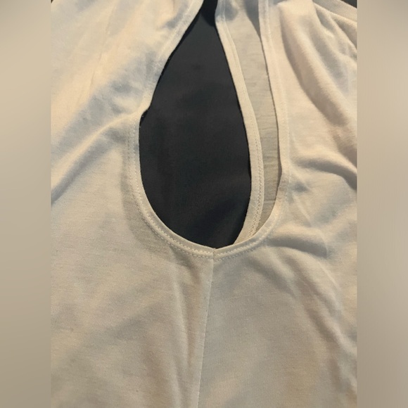 💞 Vuori LIKE NEW The Rise The Shine Graphic Women's Tank - Sz Medium - Picture 6 of 9